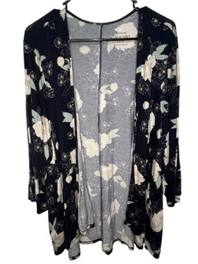 Torrid Super Soft Knit Floral Pattern Open Front Short Sleeve Cardigan